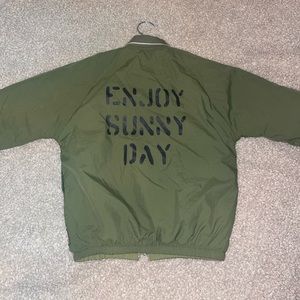 Reversible bomber jacket